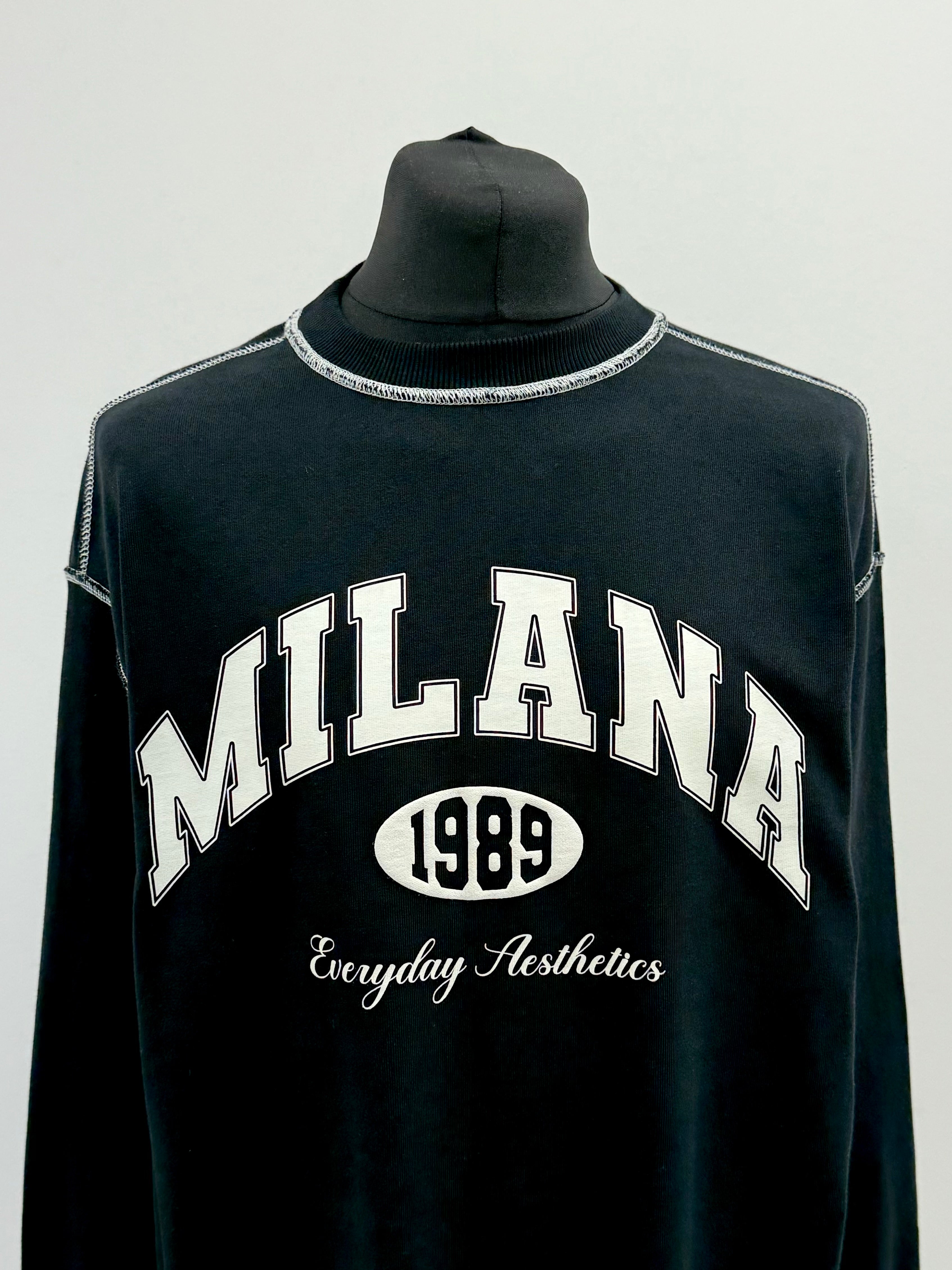 Black 1989 Heavyweight Long Sleeve T-shirt.