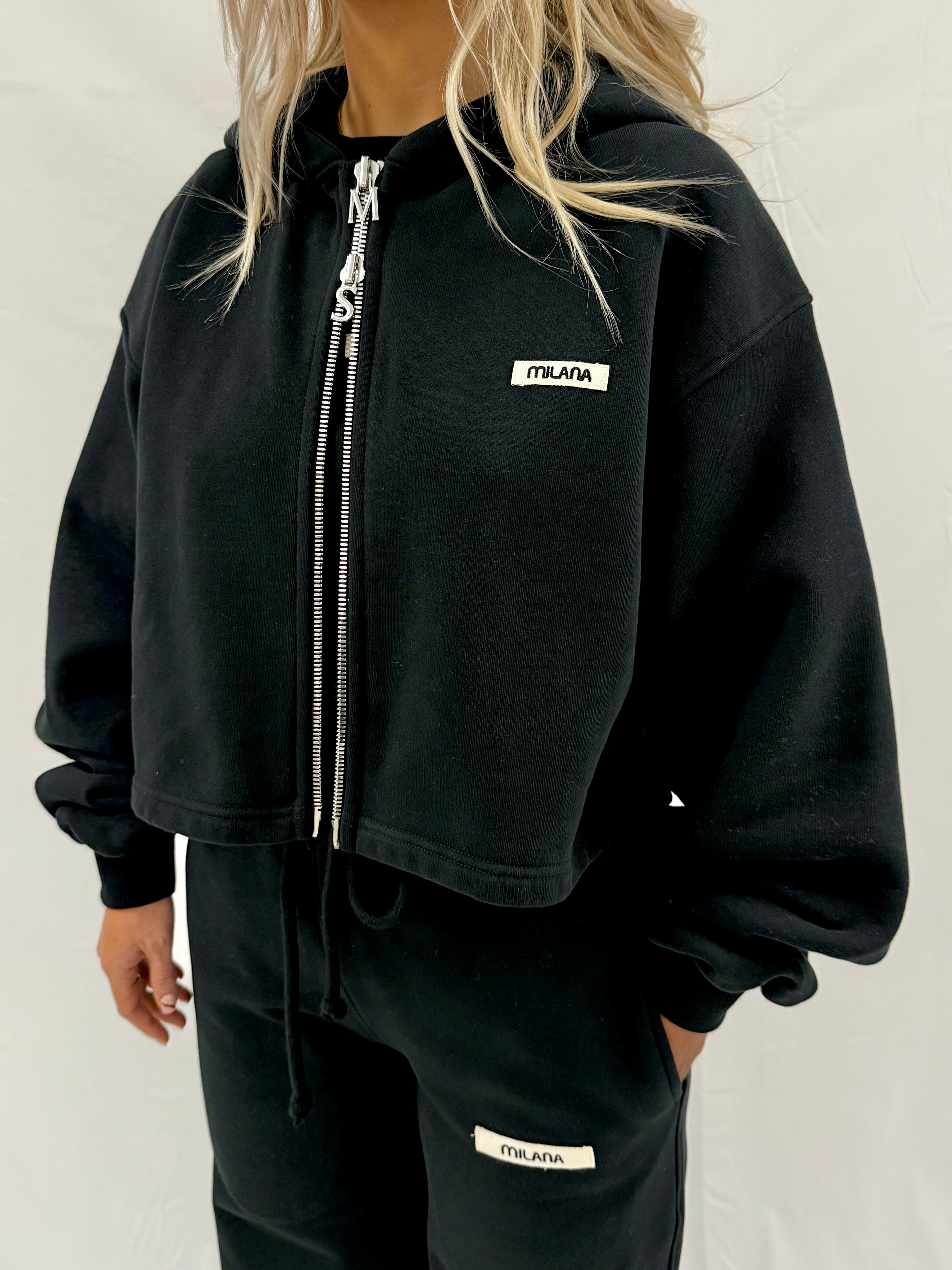 Black Core Heavyweight Cropped Zip Hoodie.