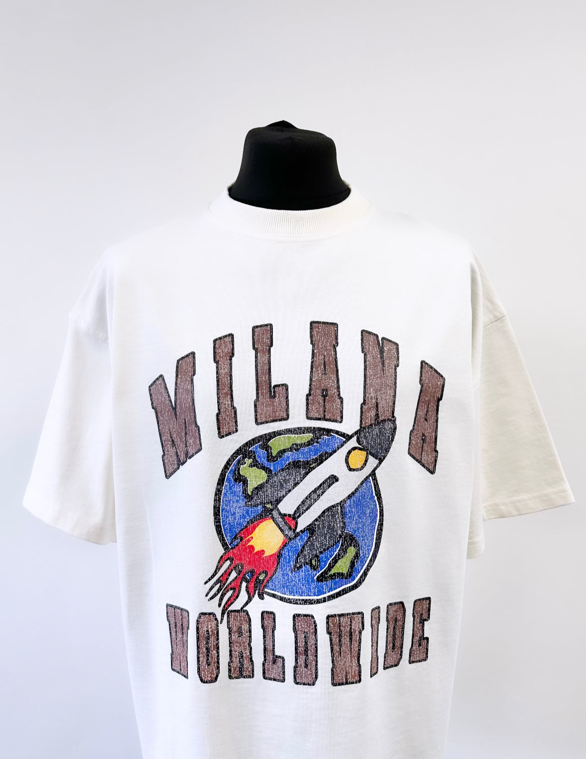 Cream Heavyweight Worldwide T-shirt.