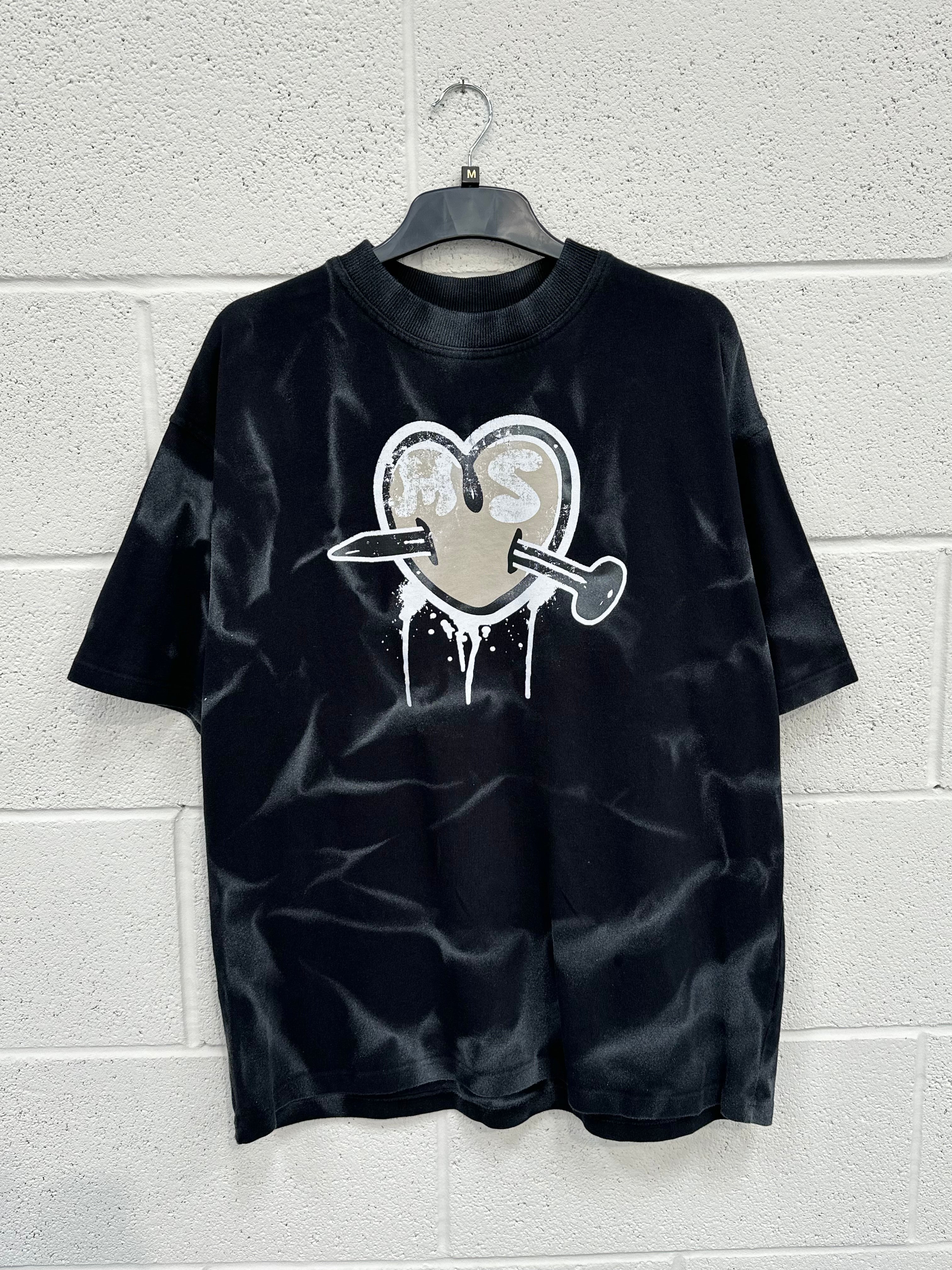 #L1 Black Spray Out Heart Heavyweight T-shirt.