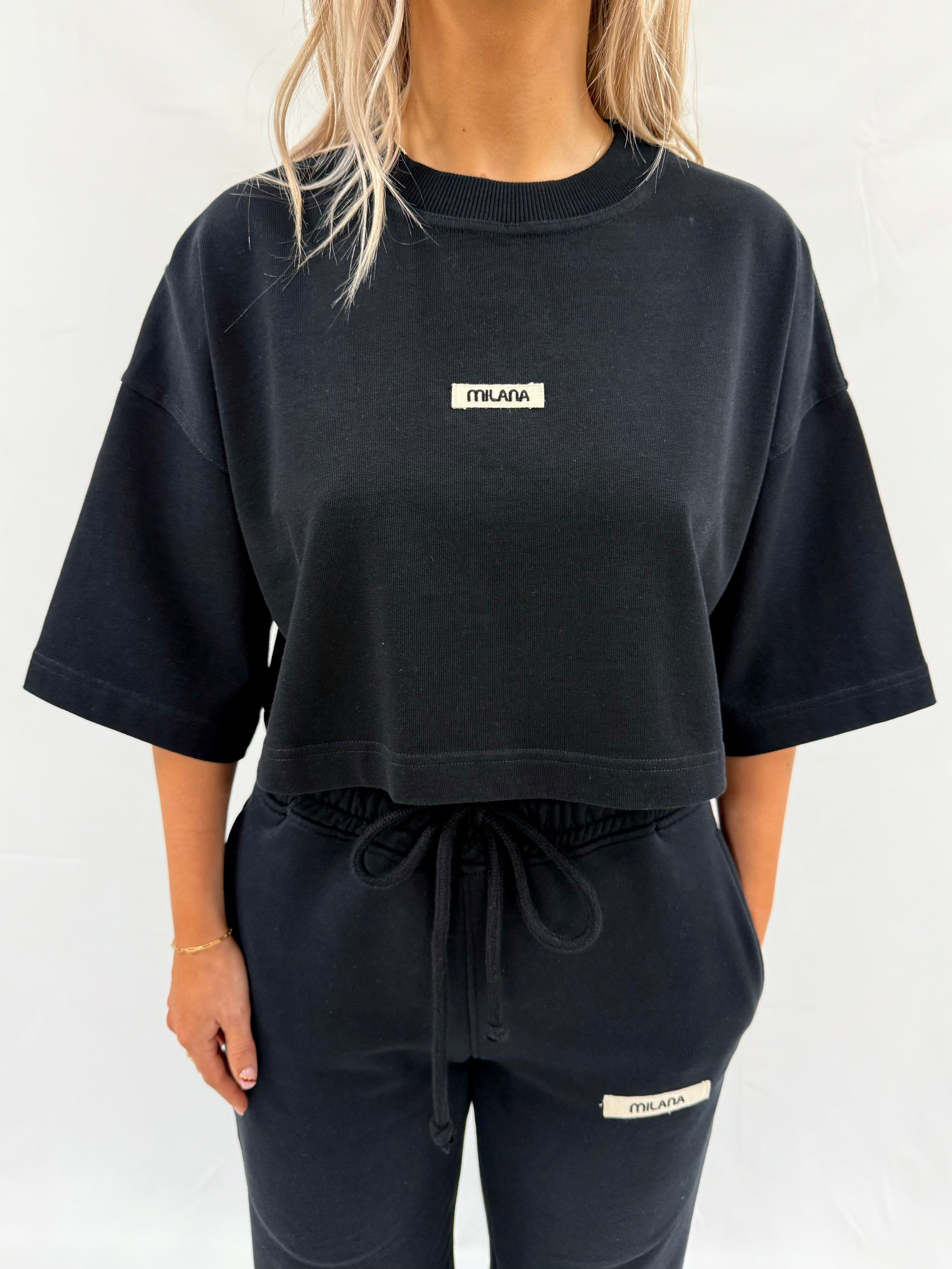 Black Core Heavyweight Cropped T-shirt.