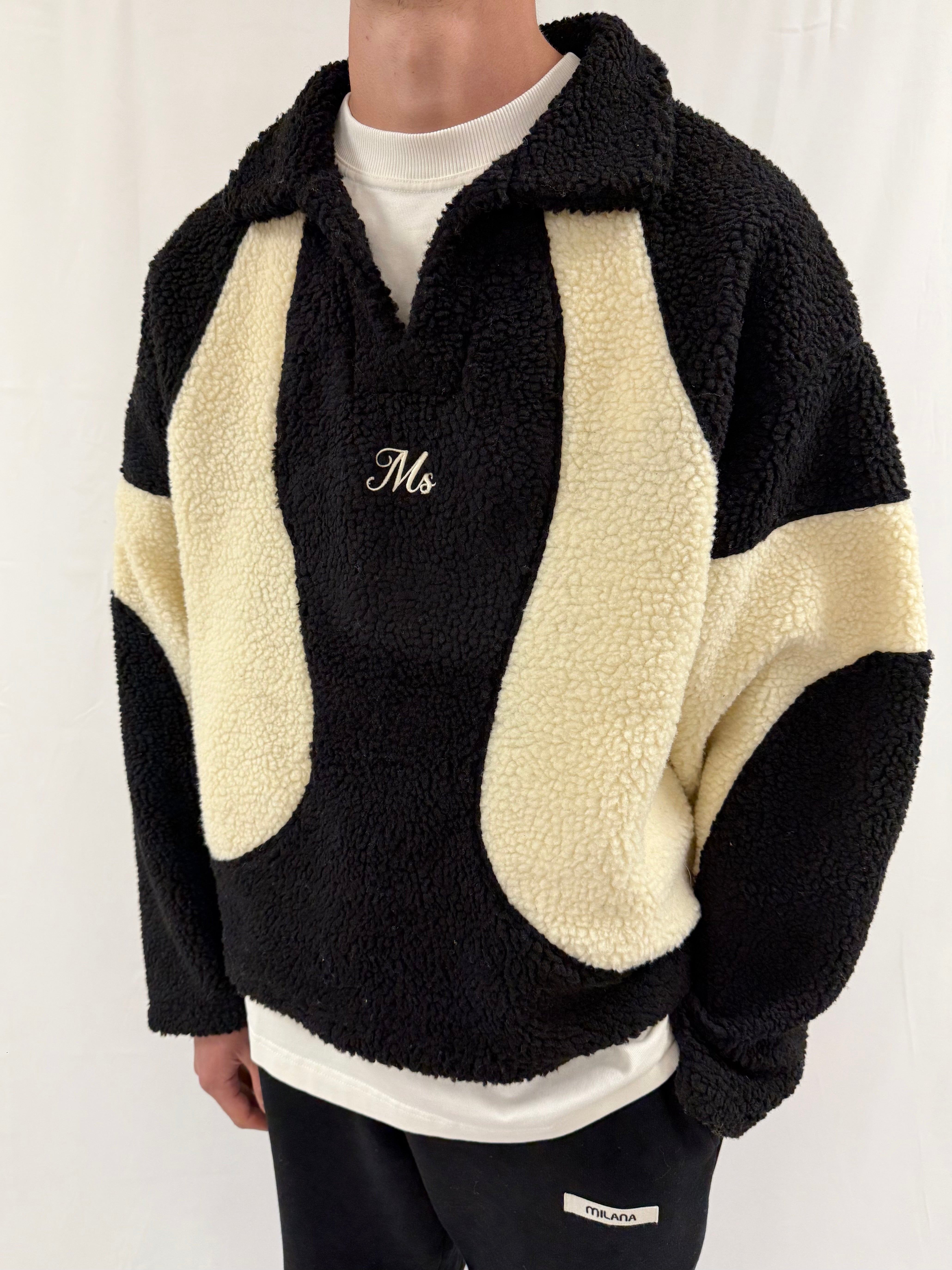 Black & Beige Two Tone V Collar Fleece.