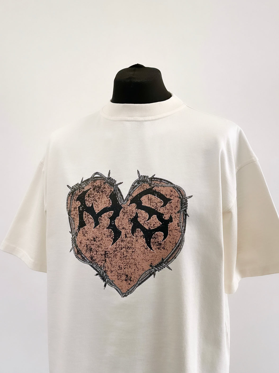Cream MS Heart Heavyweight T-shirt.