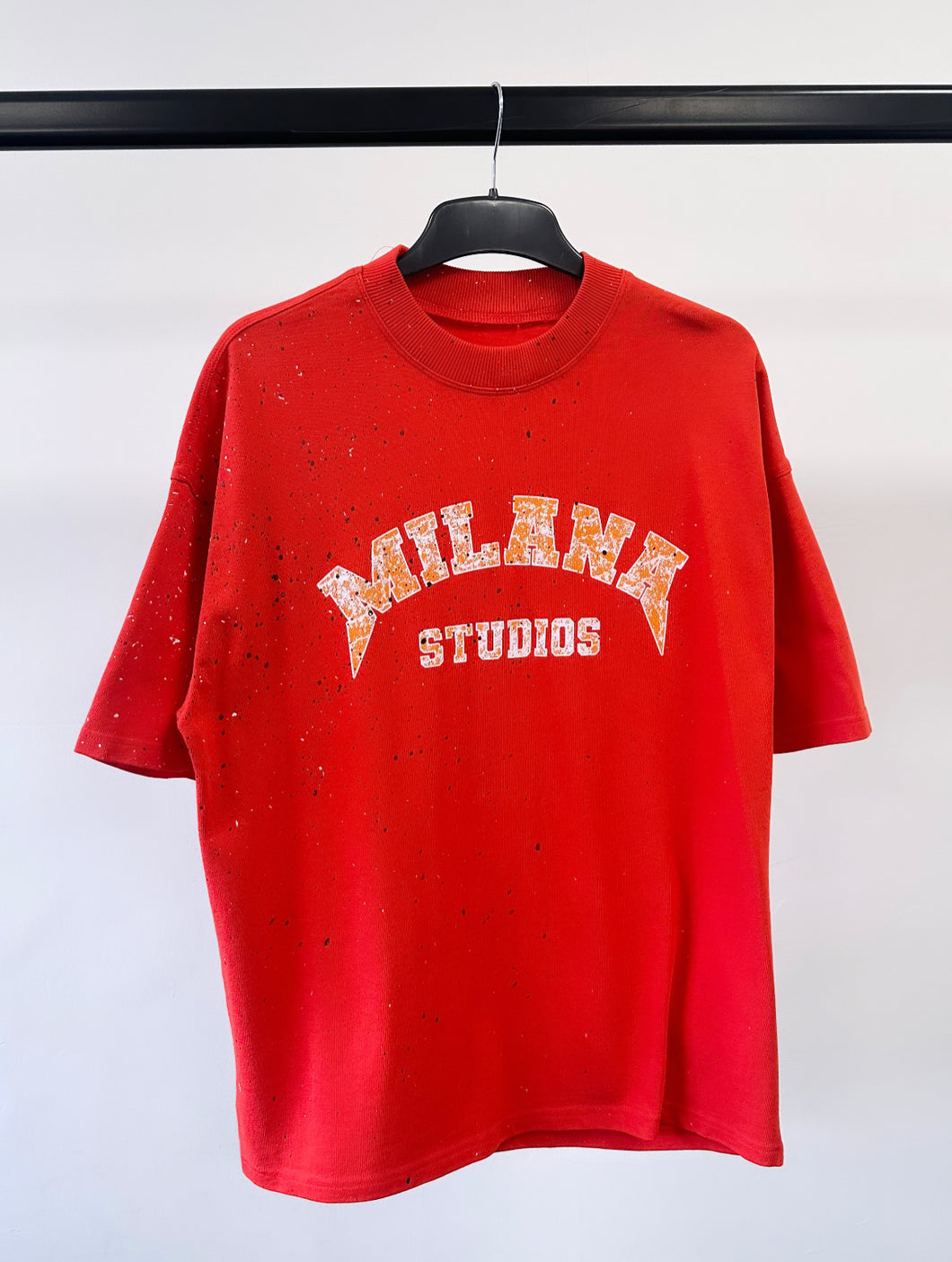 Red Splatter Arch Heavyweight T-shirt.