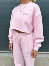 Load image into Gallery viewer, Pink Essential Cropped Sweatshirt.
