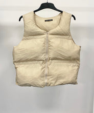 Load image into Gallery viewer, Cream Insulated Puffer Gilet.